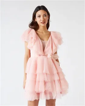 Коктейл мини-рокля за специални случаи от Тюл с V-образно деколте и Къс ръкав, диференцирани розова рокля за торта с колан-пеперуда и отворен гръб, Лято 2023 г.