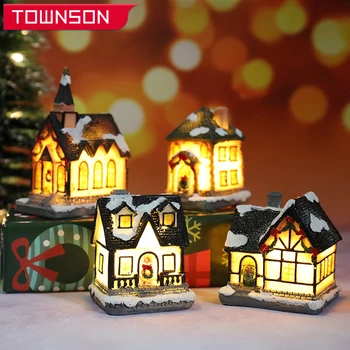 Коледна украса, на микро пейзаж, къщата е от смола, коледна украса, коледни подаръци, коледна атмосфера, светлини, Коледни подаръци